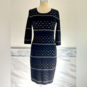 Gabby Skye Textured Geo Design 3/4 Sleeves Sweater Dress S/M